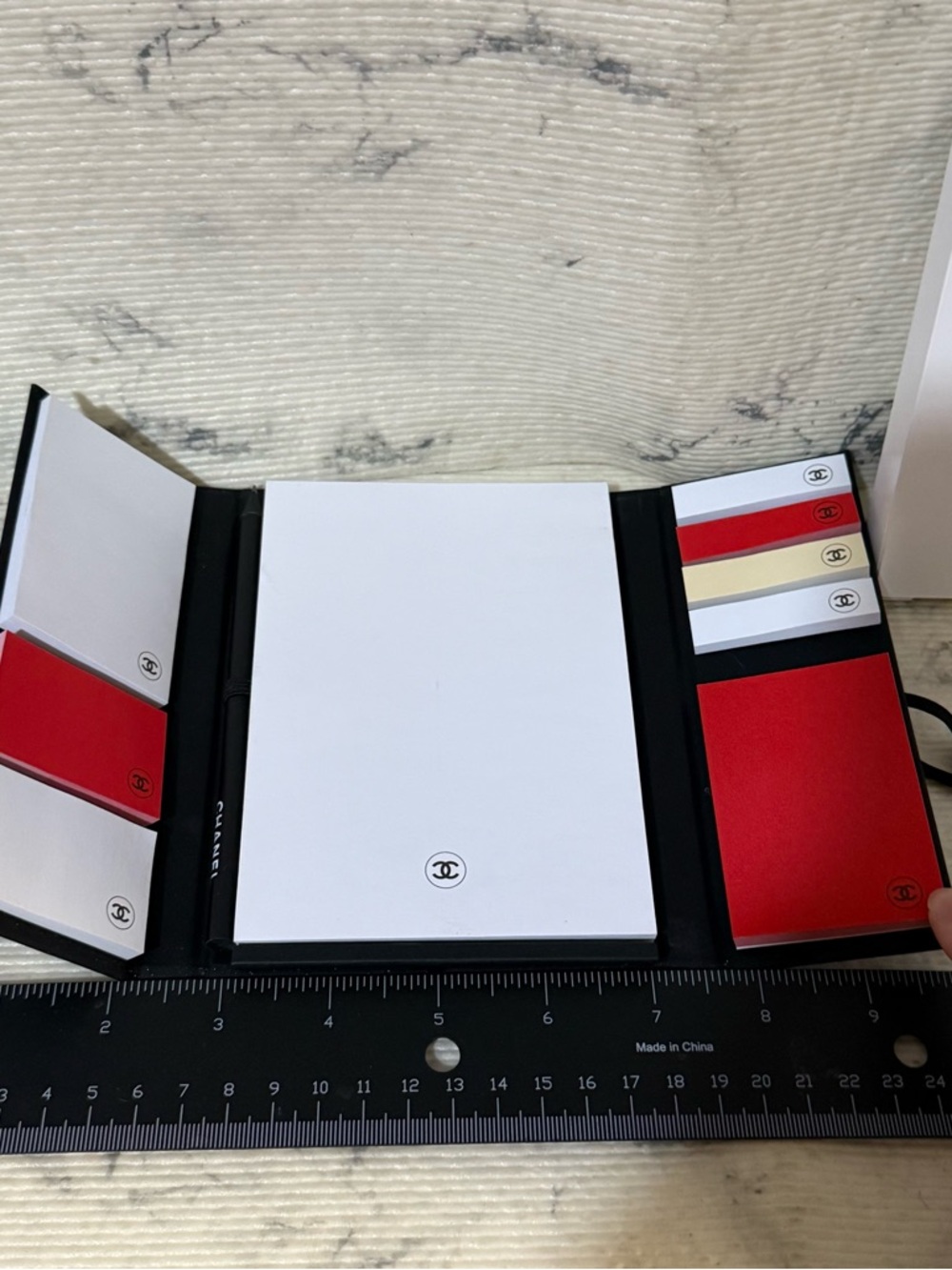 Chanel Beauty Notepad / Sticky Notes set with Pencil - Picture 14 of 14